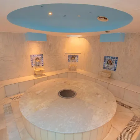 By Z Hotel 4*